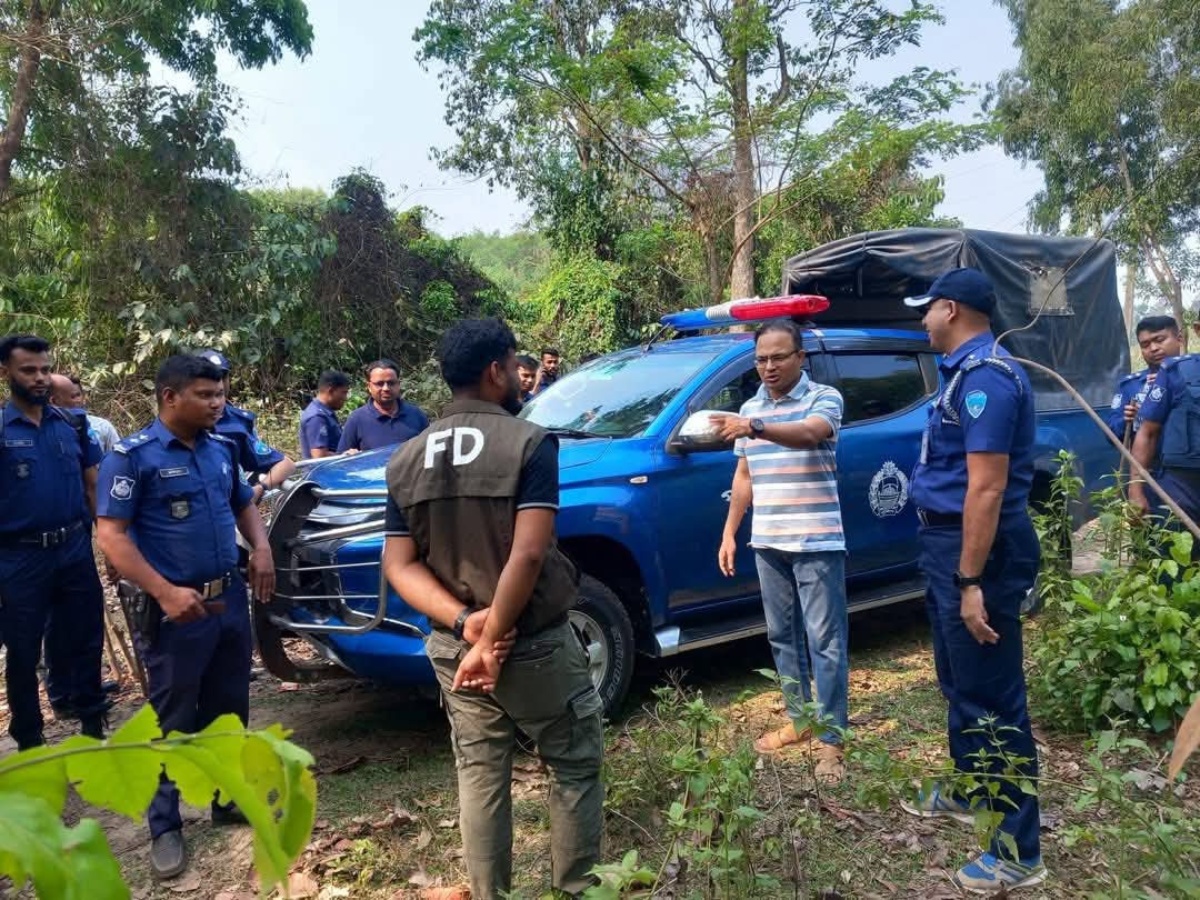কক্সবাজারে অপরাধ দমনে ড্রোনের ব্যবহার দুর্গম পাহাড়ে পুলিশ ও ডিবির বিশেষ অভিযান