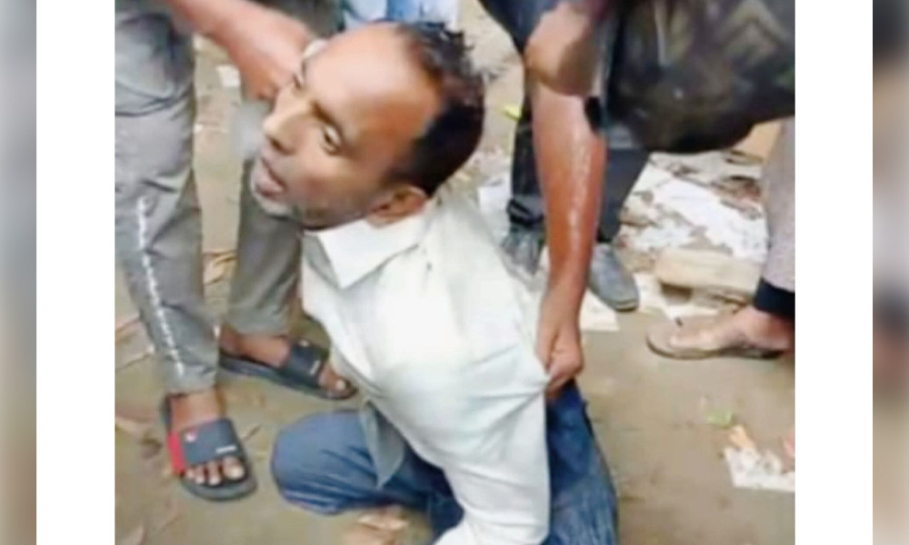 চুয়াডাঙ্গায় ফুয়েল কার্ড নিতে গিয়ে ব্যবসায়ীর মৃত্যু; উপজেলা চত্বরে শোকের ছায়া