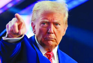 হরমুজ প্রণালি দ্রুত খুলে যাওয়ার সম্ভাবনা; ইরানকে বিধ্বস্ত দাবি মার্কিন প্রেসিডেন্টের — দৈনিক দুর্নীতির বার্তা