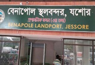 আমদানিকৃত পণ্যের ভেতর লুকানো ৬৭৯ পিস শাড়ী উদ্ধার; কাস্টমসের অভিযান — দৈনিক দুর্নীতির বার্তা Undeclared sarees seized at Benapole port attempt to evade huge customs duty uncovered — Dainik Durnitir Barta —— dainikdurniti.com —