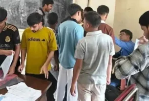 পরীক্ষার আগে শতাধিক শিক্ষার্থীর অ্যাডমিট কার্ডে বিভ্রাট, সমাধানের আশ্বাস — দৈনিক দুর্নীতির বার্তা SSC admit card error Gaibandha students worry Bangladesh education news — Dainik Durnitir Barta —— dainikdurniti.com —