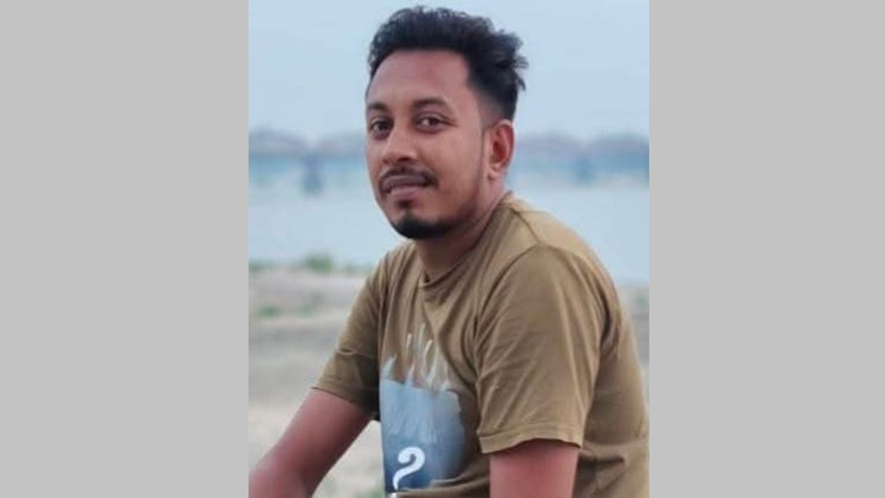 চায়ের দোকানে আড্ডার সময় হামলা; পূর্ব বিরোধের জেরে সংঘর্ষের অভিযোগ — দৈনিক দুর্নীতির বার্তা JCD activist Sohag killed in Ishwardi attack during tea stall gathering investigation underway — Dainik Durnitir Barta —— dainikdurniti.com —