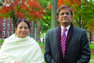 নিয়মিত চেকআপে বিদেশ সফর; রাতে ঢাকা ছাড়ছেন বিএনপি মহাসচিব — দৈনিক দুর্নীতির বার্তা BNP Secretary General Mirza Fakhrul leaves for Singapore with wife for medical checkup — Dainik Durnitir Barta —— dainikdurniti.com —