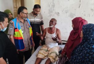 কুষ্টিয়ায় চরমপন্থিদের সঙ্গে সংঘর্ষে আহত পুলিশ সদস্যরা হাসপাতালে — দৈনিক দুর্নীতির বার্তা Kushtia Padma river clash police injured extremist group Bangladesh news — Dainik Durnitir Barta —— dainikdurniti.com —
