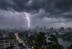 বজ্রসহ বৃষ্টির আশঙ্কা, খোলা জায়গায় সতর্ক থাকার পরামর্শ — দৈনিক দুর্নীতির বার্তা Weather alert Dhaka storm rain Bangladesh 50 km wind warning — Dainik Durnitir Barta —— dainikdurniti.com —