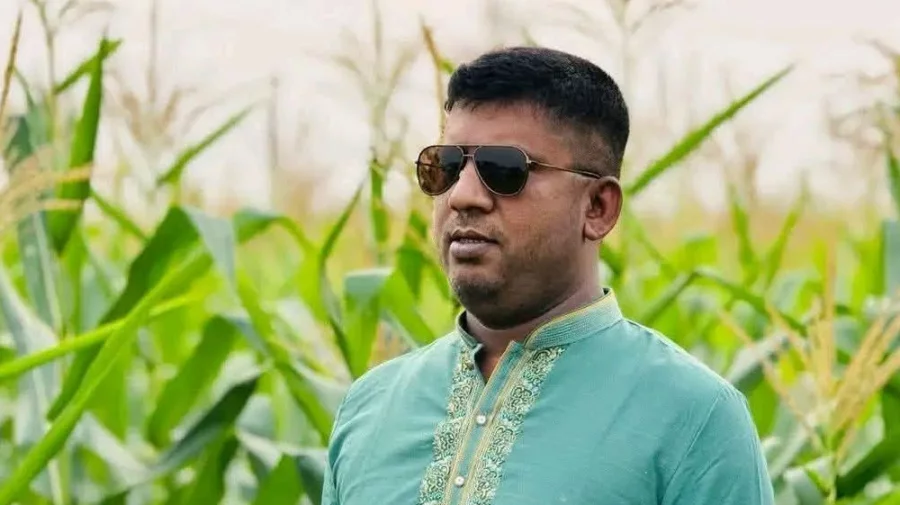 সন্ত্রাসবিরোধী আইনের মামলায় দীর্ঘদিন আত্মগোপনে থাকার পর ধরা পড়লেন — দৈনিক দুর্নীতির বার্তা Fugitive Krishak League leader arrested in Cumilla under anti-terrorism case after long absconding — Dainik Durnitir Barta —— dainikdurniti.com —